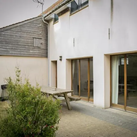 度假居 House Ferme Des Tilleuls 1 菲耶讷